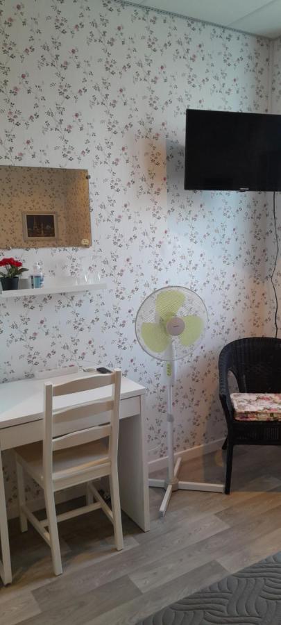 Sur La Bonnefooi Bed & Breakfast Prades-sur-Vernazobre ภายนอก รูปภาพ