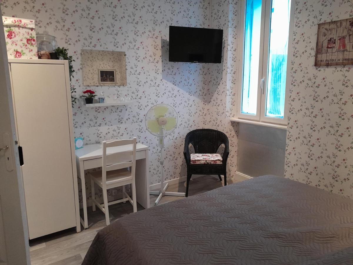 Sur La Bonnefooi Bed & Breakfast Prades-sur-Vernazobre ภายนอก รูปภาพ