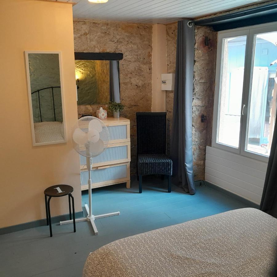Sur La Bonnefooi Bed & Breakfast Prades-sur-Vernazobre ภายนอก รูปภาพ