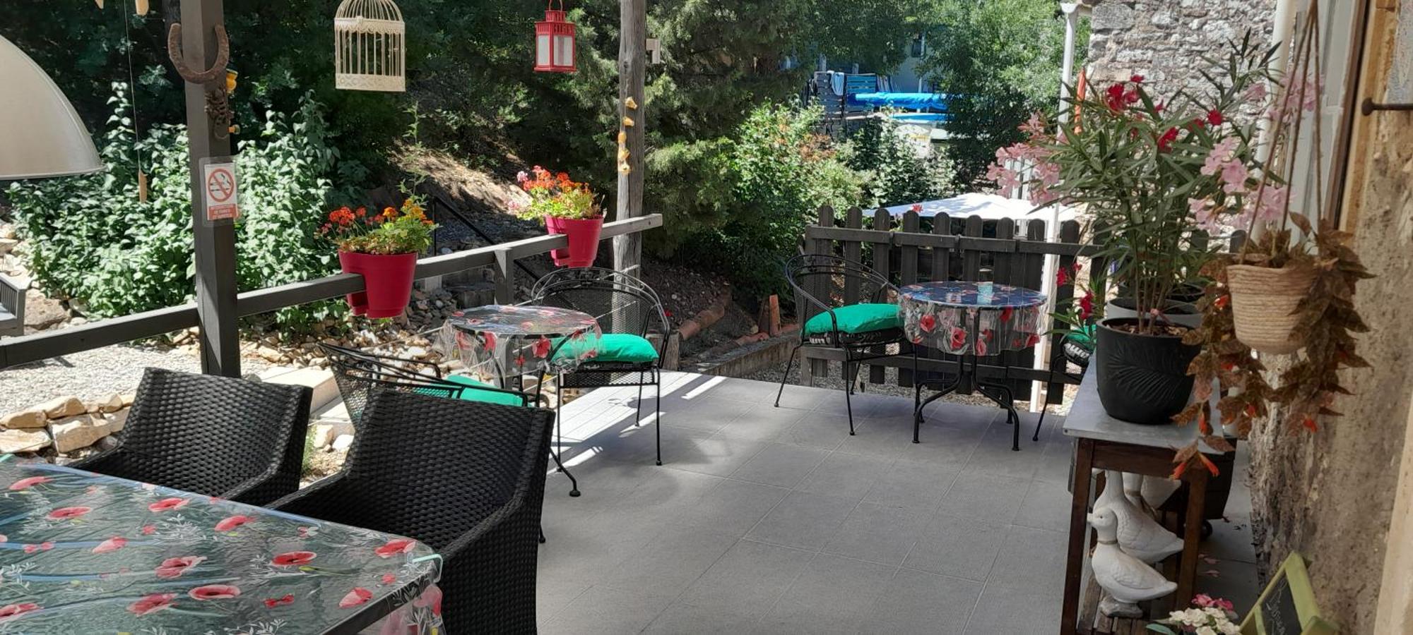 Sur La Bonnefooi Bed & Breakfast Prades-sur-Vernazobre ภายนอก รูปภาพ